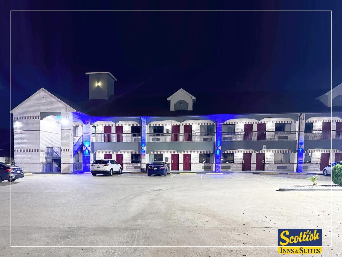Scottish Inn & Suites Sam Houston Parkway Esterno foto