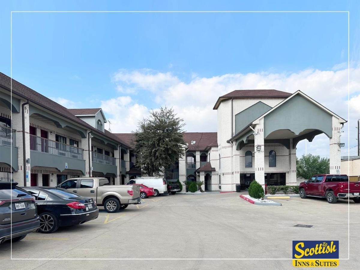 Scottish Inn & Suites Sam Houston Parkway Esterno foto