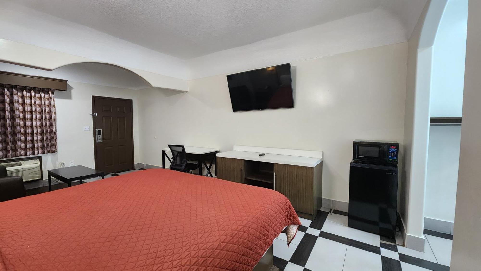 Scottish Inn & Suites Sam Houston Parkway Esterno foto
